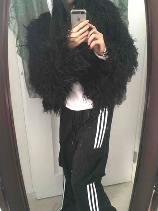 Chic Feather Detail Voluminous Crop Jacket
