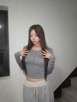 Sexy Fit Ribbed Cropped Slim Fit Button Long Sleeve T-shirt
