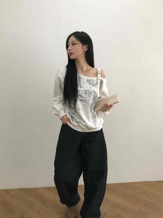 Grunge Poster Print Cutout Shoulder Cotton Sweatshirt