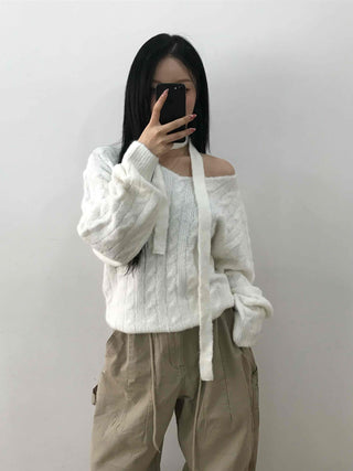 Wide V-Neck Loose Cable Knit