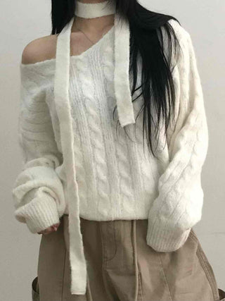 Wide V-Neck Loose Cable Knit