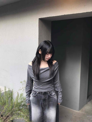 Drape Slouch Off-Shoulder Slim Fit Long Sleeve Tee