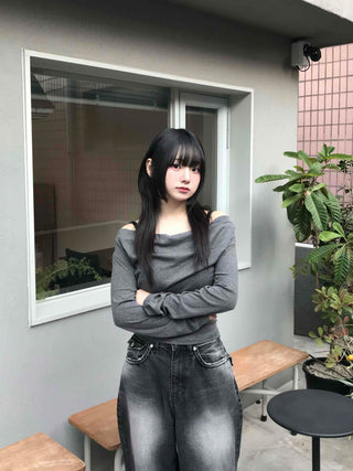 Drape Slouch Off-Shoulder Slim Fit Long Sleeve Tee