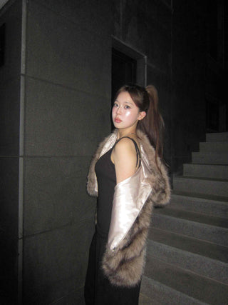 Short-length eco-fur hooded jacket