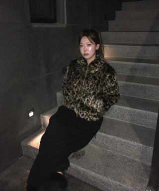 Animal fur half-zip collar jacket