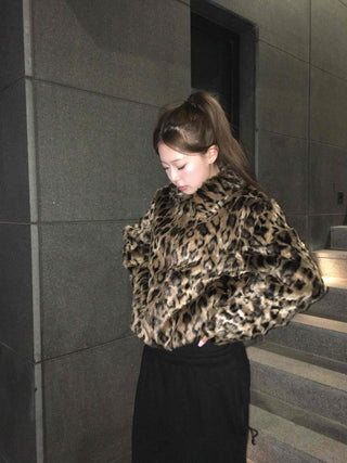 Animal fur half-zip collar jacket