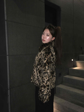 Animal fur half-zip collar jacket