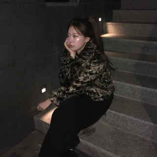 Animal fur half-zip collar jacket
