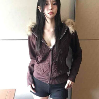 Deep V-neck Twist Pattern Fur Detail Knit Zip-up
