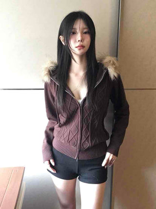 Deep V-neck Twist Pattern Fur Detail Knit Zip-up