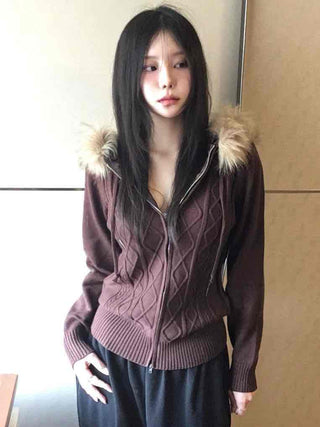 Deep V-neck Twist Pattern Fur Detail Knit Zip-up