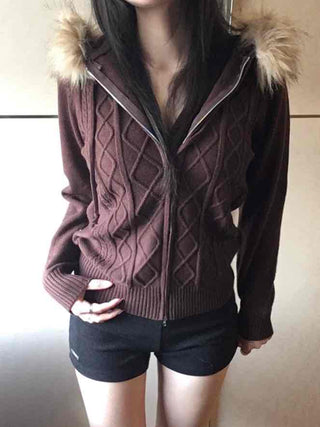 Deep V-neck Twist Pattern Fur Detail Knit Zip-up