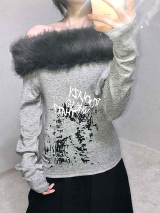 Fur-trimmed Lettering Print Slim Fit Long Sleeve T-shirt