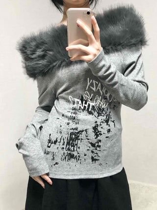 Fur-trimmed Lettering Print Slim Fit Long Sleeve T-shirt