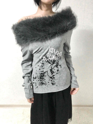 Fur-trimmed Lettering Print Slim Fit Long Sleeve T-shirt
