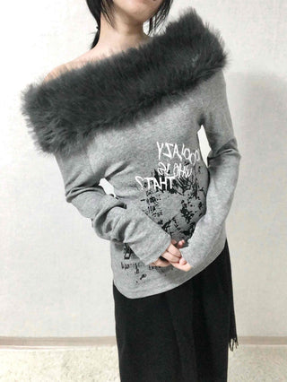 Fur-trimmed Lettering Print Slim Fit Long Sleeve T-shirt