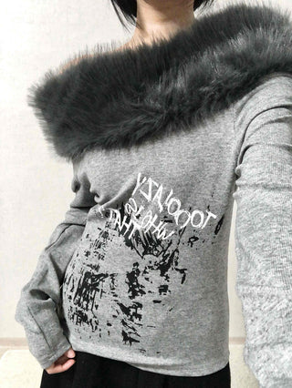 Fur-trimmed Lettering Print Slim Fit Long Sleeve T-shirt