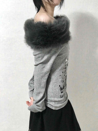 Fur-trimmed Lettering Print Slim Fit Long Sleeve T-shirt