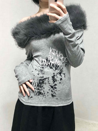 Fur-trimmed Lettering Print Slim Fit Long Sleeve T-shirt