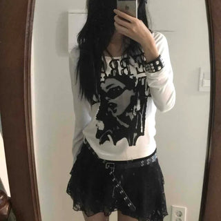 Vintage Graphic Artwork Round Neck Slim Long Sleeve Tee