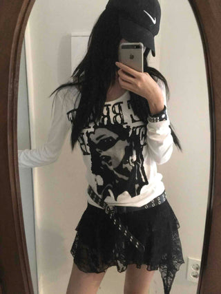 Vintage Graphic Artwork Round Neck Slim Long Sleeve Tee