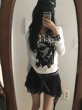 Vintage Graphic Artwork Round Neck Slim Long Sleeve Tee
