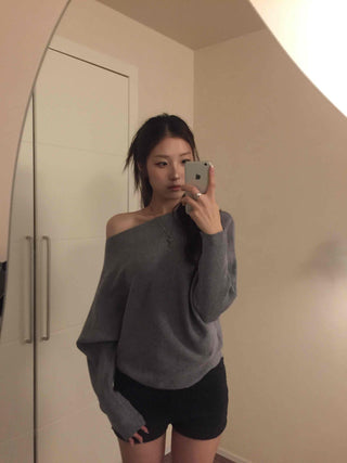 Cold Shoulder Off-Wide Slit Oversized Knit