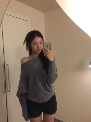 Cold Shoulder Off-Wide Slit Oversized Knit