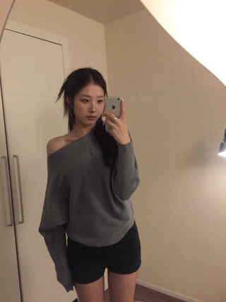 Cold Shoulder Off-Wide Slit Oversized Knit