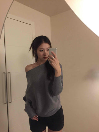 Cold Shoulder Off-Wide Slit Oversized Knit