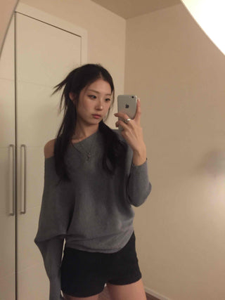 Cold Shoulder Off-Wide Slit Oversized Knit