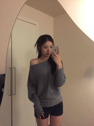 Cold Shoulder Off-Wide Slit Oversized Knit