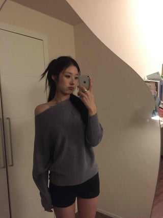 Cold Shoulder Off-Wide Slit Oversized Knit