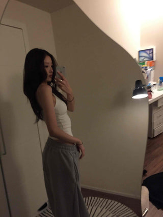 Strap Silhouette Sweetheart Neck Crop Sleeveless