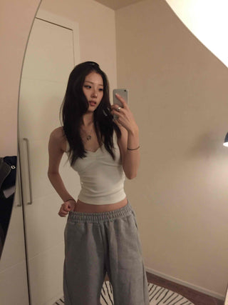 Strap Silhouette Sweetheart Neck Crop Sleeveless
