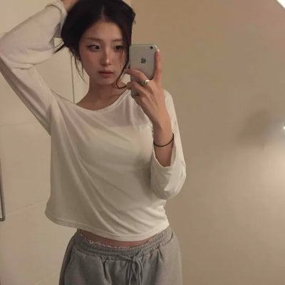 Delicate Fit Slim Round Neck Cropped Long Sleeve Tee