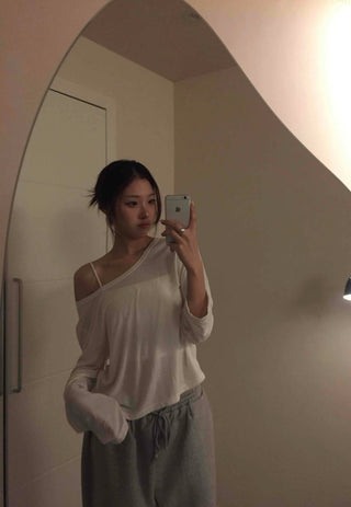 Delicate Fit Slim Round Neck Cropped Long Sleeve Tee