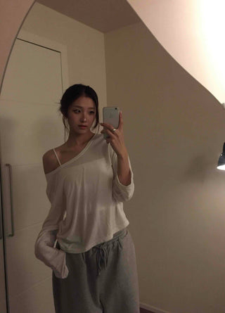 Delicate Fit Slim Round Neck Cropped Long Sleeve Tee