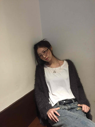 Delicate Fit Slim Round Neck Cropped Long Sleeve Tee
