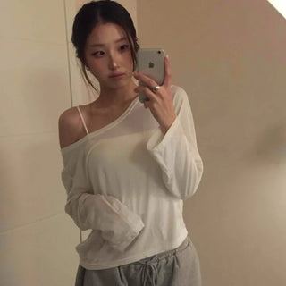 Delicate Fit Slim Round Neck Cropped Long Sleeve Tee