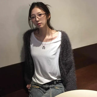 Delicate Fit Slim Round Neck Cropped Long Sleeve Tee