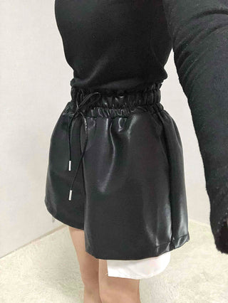 Faux leather shirred balloon fit shorts