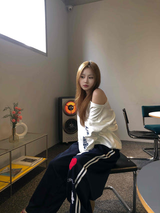 College Arch Logo Sliding Neckline Balloon Fit Sweatshirt