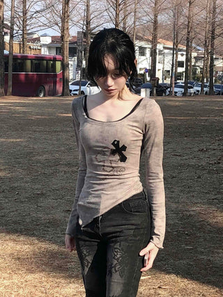 Bear Wappen Asymmetrical Slim Round Neck Long Sleeve Tee