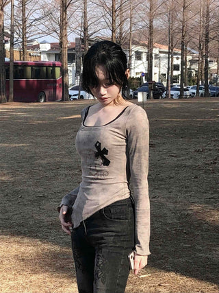 Bear Wappen Asymmetrical Slim Round Neck Long Sleeve Tee