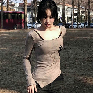 Bear Wappen Asymmetrical Slim Round Neck Long Sleeve Tee