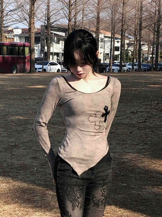 Bear Wappen Asymmetrical Slim Round Neck Long Sleeve Tee