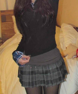 Studded belt detail low pleat mini skirt