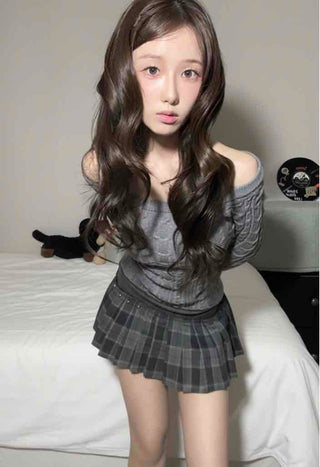 Studded belt detail low pleat mini skirt