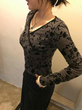 Velvet Embroidered V-neck T-shirt